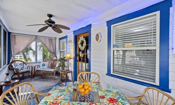 United Central House | The Pineapple Bungalow St Pete!