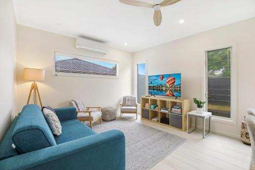 Ettalong Beach House | The Pines