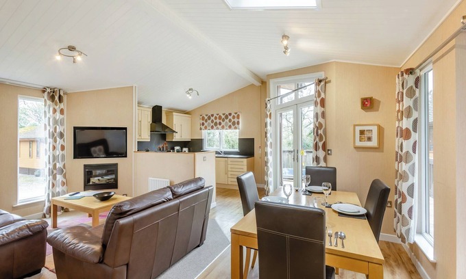 Beaworthy Ski Chalet | The Pines (Non Hot Tub)