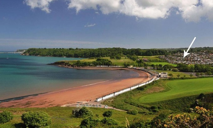 Galmpton House | The Pink Beach Bungalow
