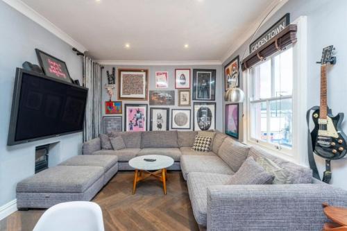 Haverstock Apartment | The Pink House