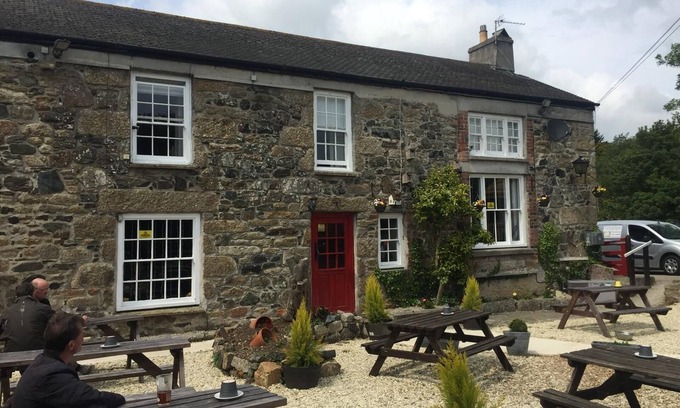 Chysauster Hotel | The Pirate Inn