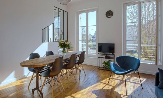 Chantiers Apartment | The Pleasures Menus, 3 bedroom apartment 10 minutes walk from the Castle