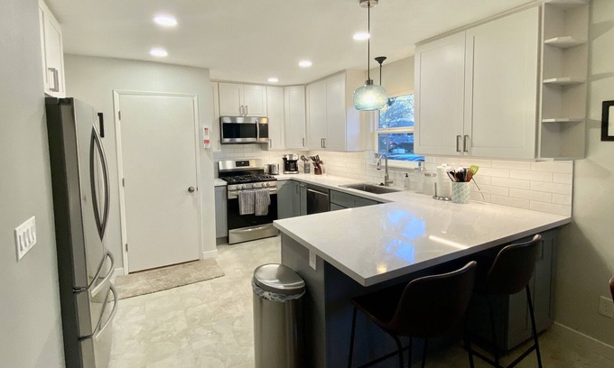 Marshall Park House | The Plum House - Safe, quiet, cozy, and close to downtown, OHSU, Lewis & Clark