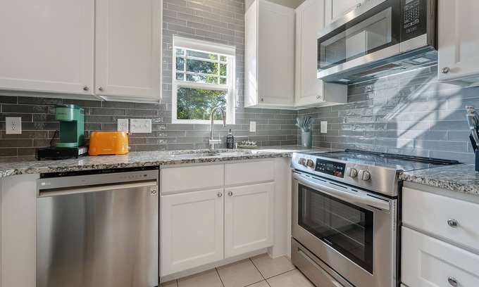 Southeast Raleigh House | The Pluma: Chic & Cozy near DT