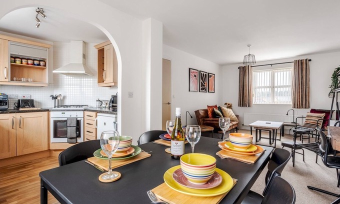 Liverpool Apartment | The Point, 2 Bed Flat, Parking - Pass the Keys
