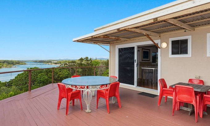 Pottsville House | The Point - Panoramic Views over Pottsville Creek