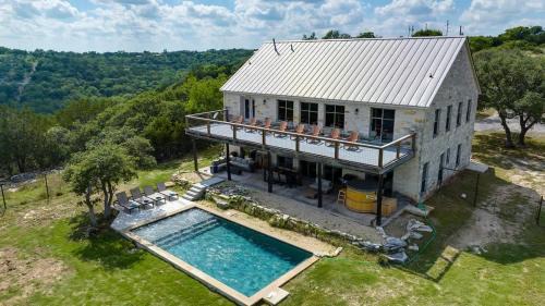 Fredericksburg House | The Point Serene Hill Country Views with Pool & Hot Tub