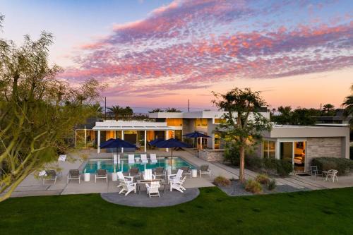 La Quinta House | The Polo Villas by AvantStay Modern Oasis Near Empire Polo Club