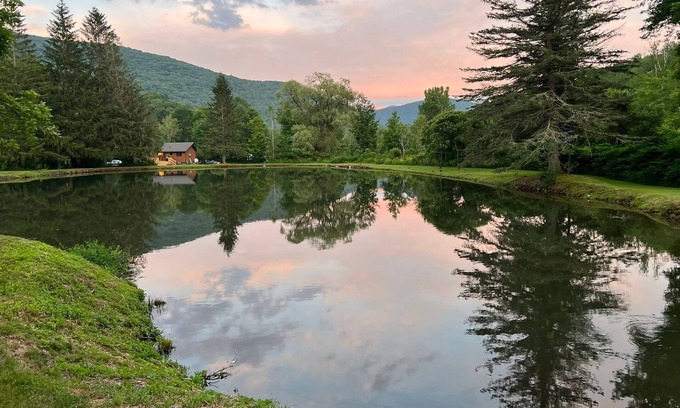 Pine Hill House | The Pond House ~ 5 Min to Belleayre ~ Outdoor Fun