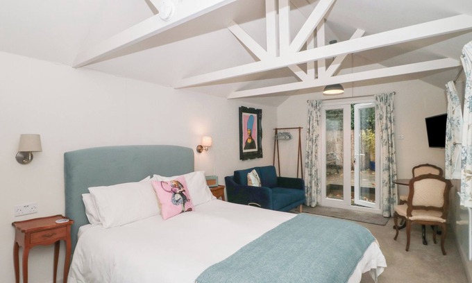 Langport Cottage | THE POTTING SHED, romantic, character holiday cottage in Langport