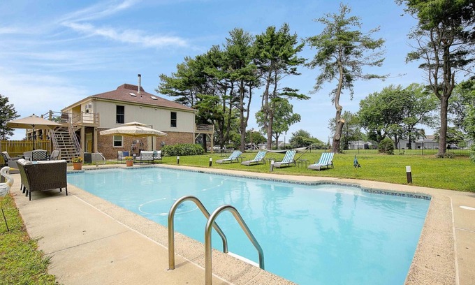 Stevensville House | The Private Pool is OPEN with Bay Views & Steps from The Kentmorr Beach Bar and Grill