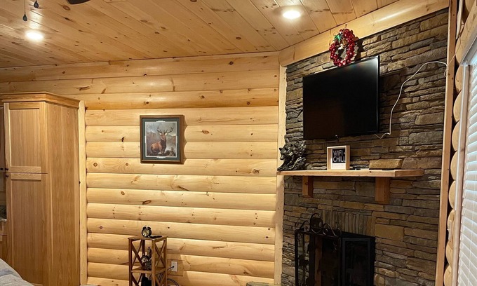 Converse Cabin | The PromiseLand 214A