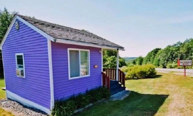 Ellsworth Cottage | The Purple Cottage@Twin Hills Cottages of Acadia