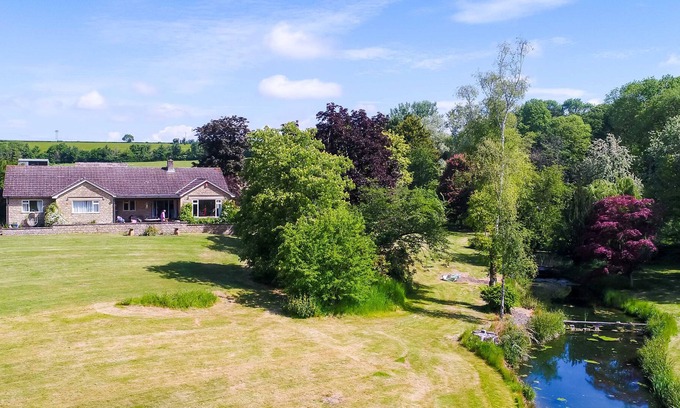 Langport House | THE QUACKERY, pet friendly, luxury holiday cottage in Langport