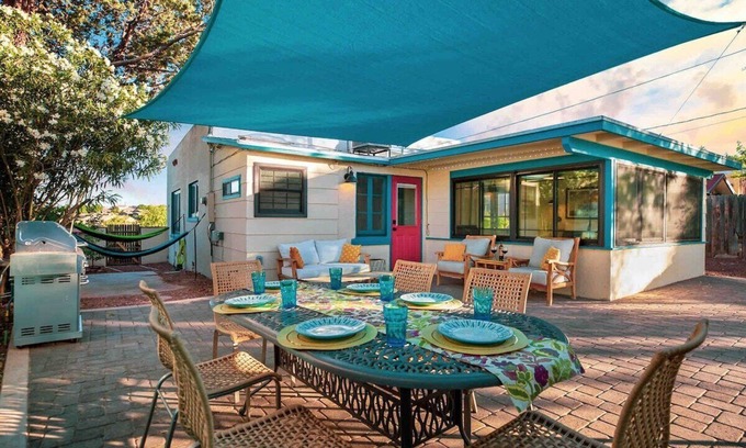 Clarkdale Cottage | The Quail Cottage Sunny Historic Remodel+Wineries+Outdoor Living
