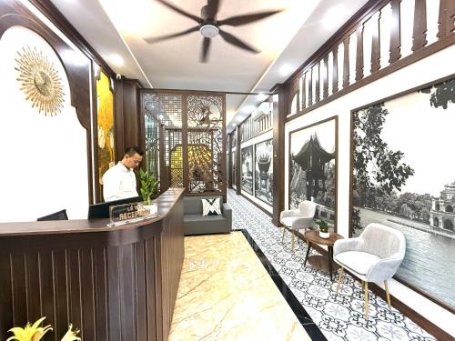 Hang Trong Hotel | The Queen Hotel & Spa 2