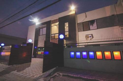 PECHS Hotel | The R Hotels