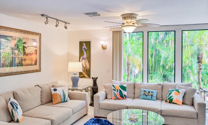 East Naples House | The Rainbow Villa