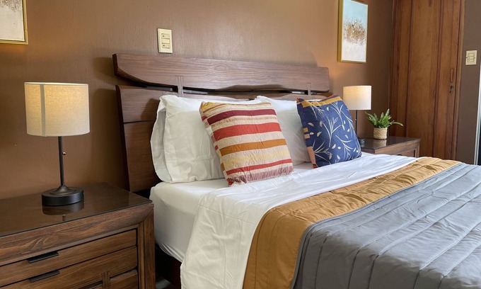 Pavas Bed & Breakfast | The Rainier Bed & Breakfast