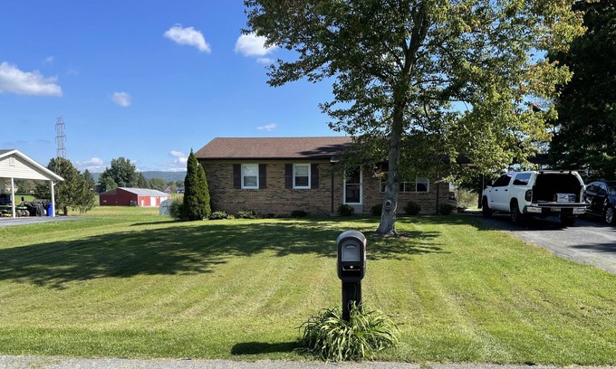 Middletown House | “The Rambler” in Beautiful Middletown, MD