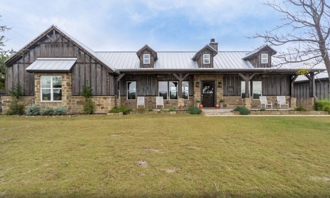 Fredericksburg House | The Ranch House at Camp Hideaway Fredericksburg