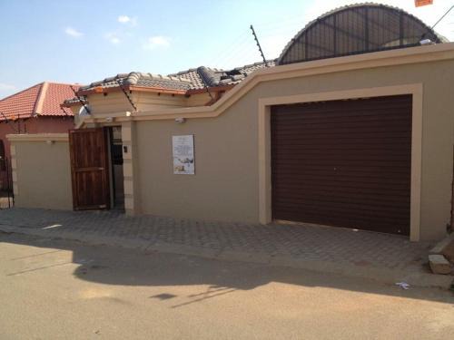 Greater Johannesburg Metropolitan Area House | The Raps Guesthouse