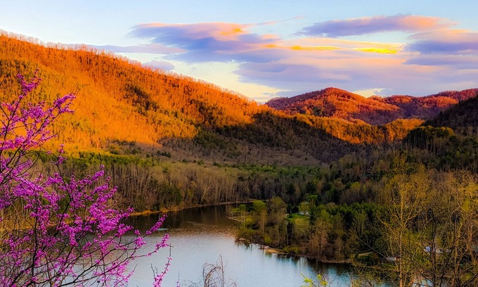Butler Ski Chalet | The Raven Mountain Lake House
