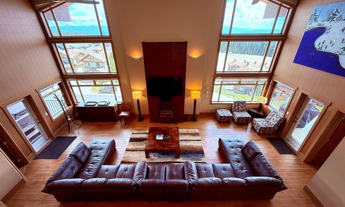 Big White Ski Resort Condo | The Raven Penthouse-6 Bedroom 5 Bathroom Ski Condo with 3 Master Bedrooms + Loft