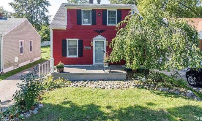 Redford House | ★ The Red House ★ | New & Modern home