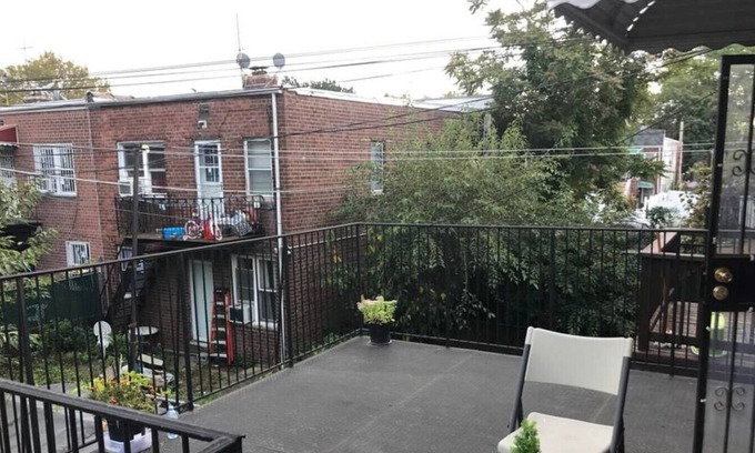 Canarsie Apartment | The Real B&B Home Brooklyn