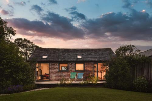 Holsworthy House | The Red Barn