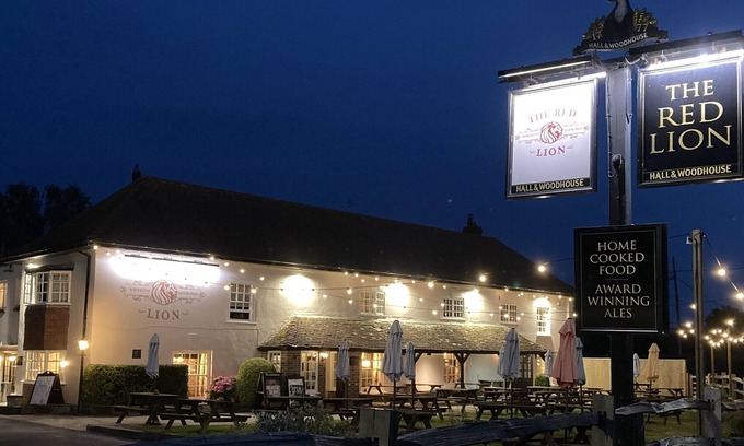 East Knighton Bed & Breakfast | The Red Lion