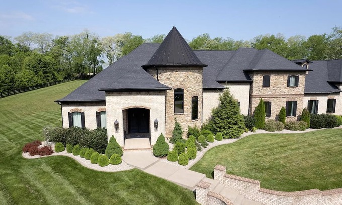 Keene House | The Reserve: Bourbon Country's Luxury Pool Estate
