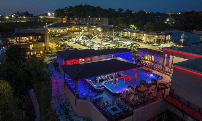 Lake Ozark Hotel | The Resort at Lake of the Ozarks