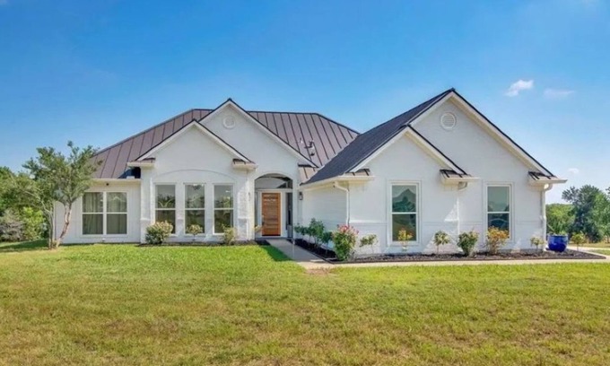 Gordonville House | The Retreat @ 26707