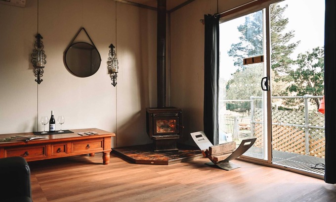 Windeyer Cabin | The Retreat Cabin Sum