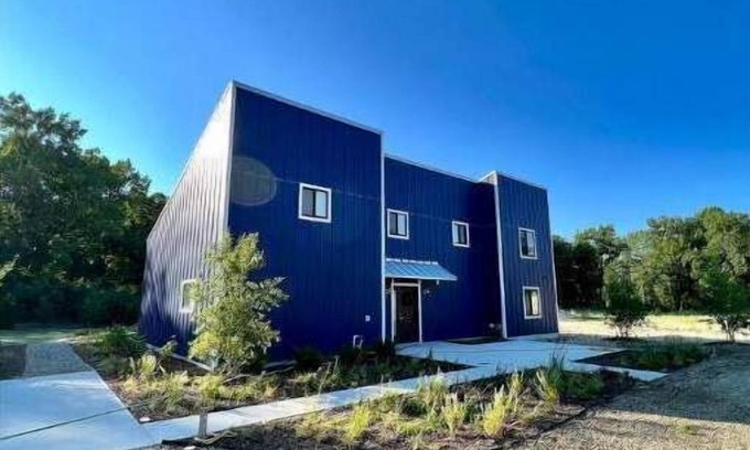 Stevensville House | The Retreat: HotTub/FirePit/Wineries/Beach/Nature