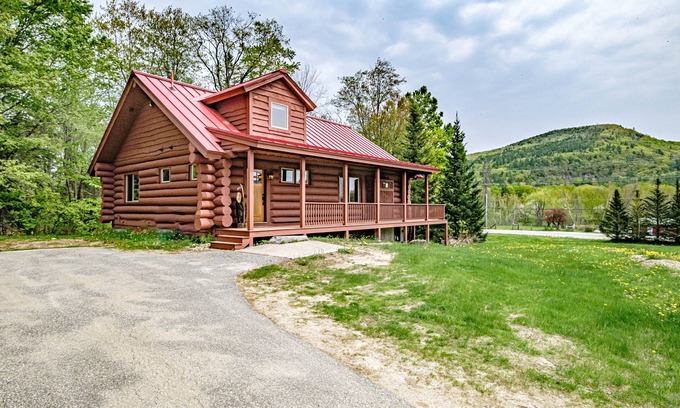 Sunday River Area Cabin | The Right Stuff Rental - Custom log home nestled in the trees! Minutes to Sunday River!