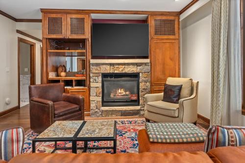 Aspen House | The Ritz-Carlton Club, Two-Bedroom Residence Float 4, Ski-in & Ski-out Resort in Aspen Highlands