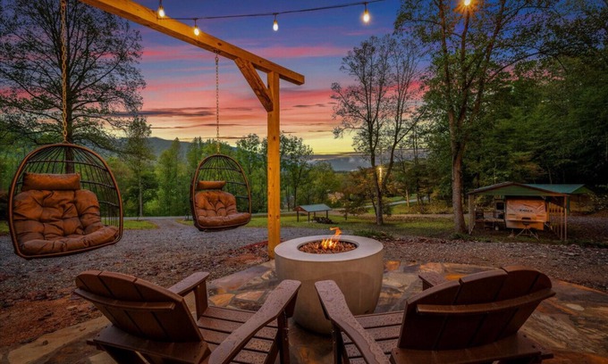 Hayesville House | The Ritz Carlton of Tiny Cabins w/Hot Tub/Fire Pit table