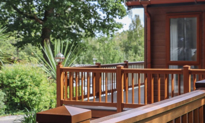 St Leonards-On-Sea Cottage | THE RIVENDALE, pet friendly, with pool in Hastings