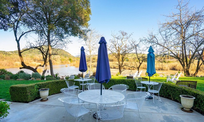 Healdsburg Bed & Breakfast | The River Belle Inn