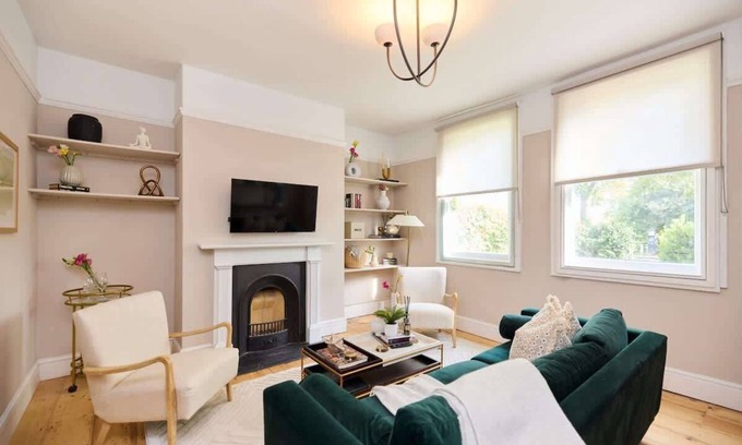 Arbury House | The River Cam Hideaway - Fabulous 6 Bdr House