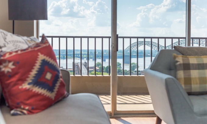 Downtown Memphis Apartment | The River City Flats