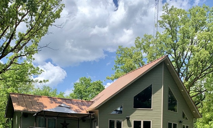 Neillsville Cabin | The River House-near Neillsville and Hatfield