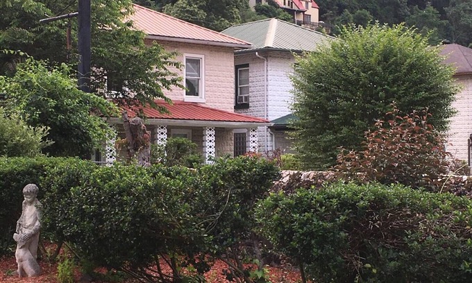Glen Ferris House | The River Queen