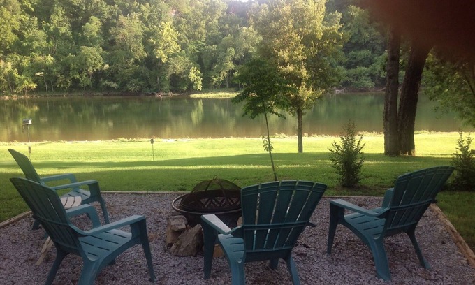 Cotter House | THE RIVERBEND RETREAT-A White River Fishing Cabin