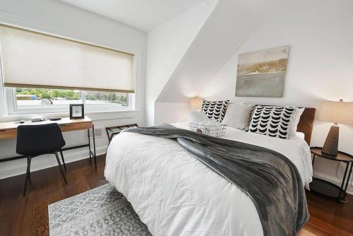 East Liberty House | The Riverview Room on Beatty
