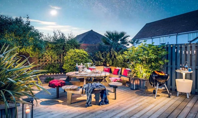 Camber House | The Rock